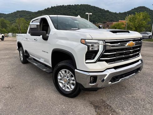 Used 2026 Chevrolet Silverado 2500 LTZ AWD/4WD image 5