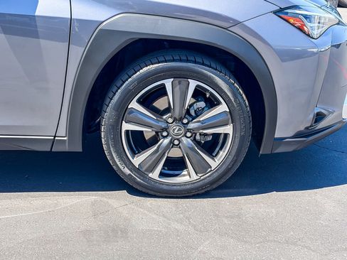 Used 2019 Lexus UX 250h w/ Premium Package AWD/4WD image 9