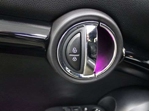 Used 2019 MINI Cooper S image 12