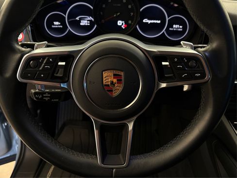 Used 2022 Porsche Cayenne image 19