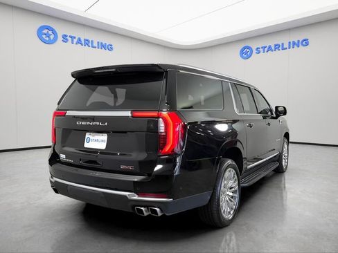 Used 2025 GMC Yukon XL Denali AWD/4WD image 8