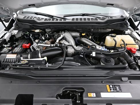 Used 2023 Ford F350 XLT w/ FX4 Off-Road Package image 8