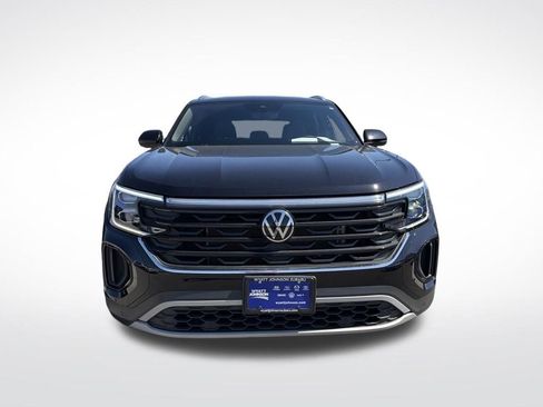 Used 2025 Volkswagen Atlas Cross Sport SE image 11