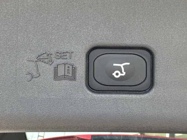 New 2026 Lincoln Nautilus Premier AWD/4WD image 13