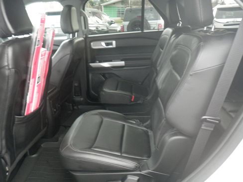 Certified 2024 Ford Explorer XLT w/ Equipment Group 202A image 17