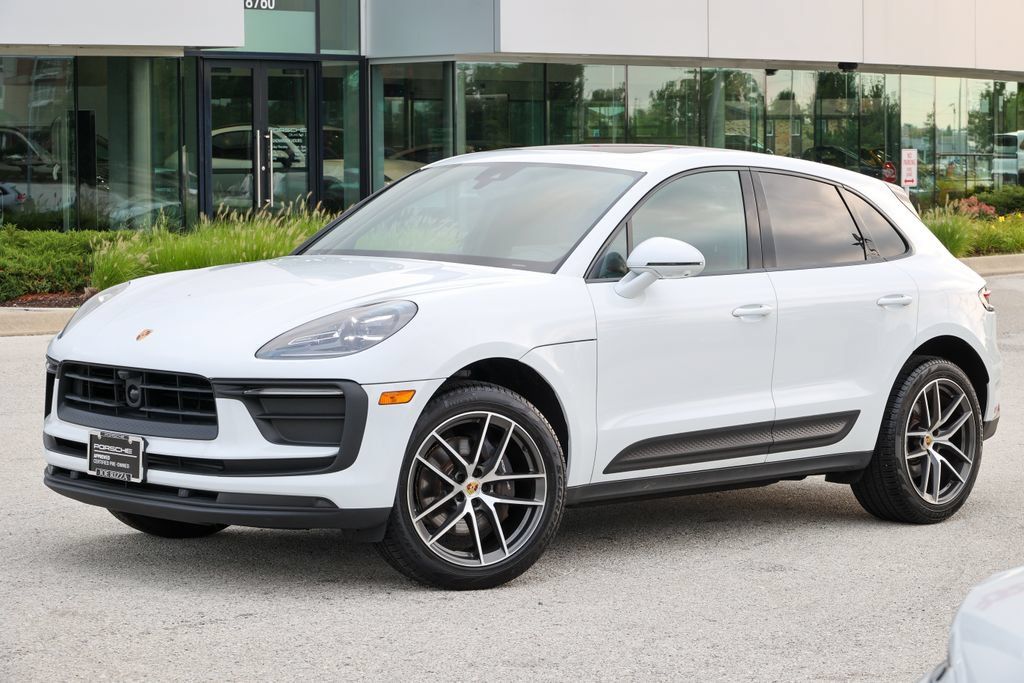 Certified 2026 Porsche Macan AWD/4WD image 7