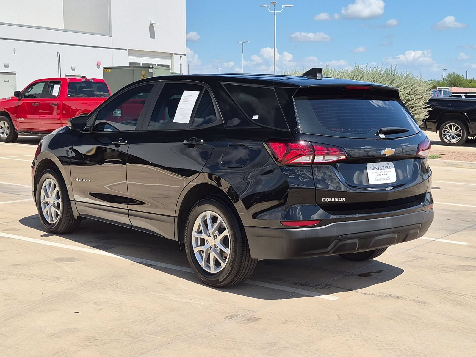 Used 2023 Chevrolet Equinox LS w/ LPO, Cargo Package FWD image 5