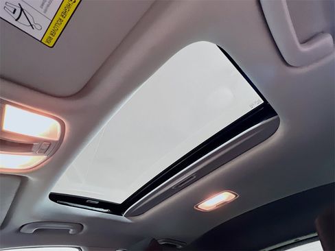 Used 2022 Hyundai Kona SEL w/ Convenience Package image 19