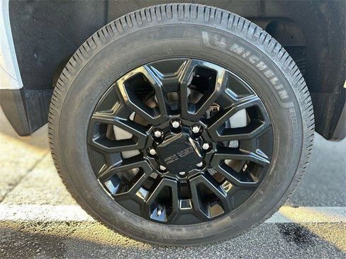 Used 2024 GMC Sierra 2500 Denali w/ Denali Reserve Package image 10