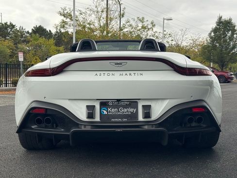 Used 2023 Aston Martin V8 Vantage Roadster RWD image 5
