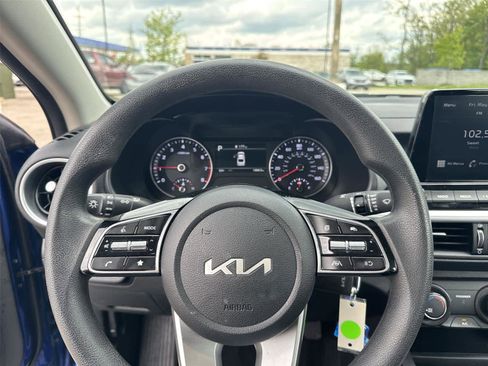 Used 2024 Kia Forte LXS w/ LXS Technology Package FWD image 16
