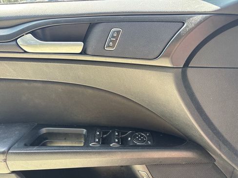 Used 2018 Ford Fusion SE w/ Equipment Group 601A image 17