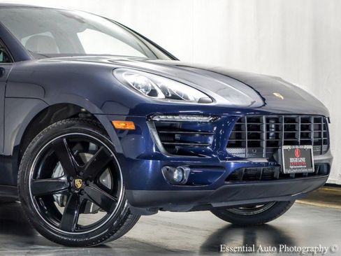 Used 2017 Porsche Macan S AWD/4WD image 2