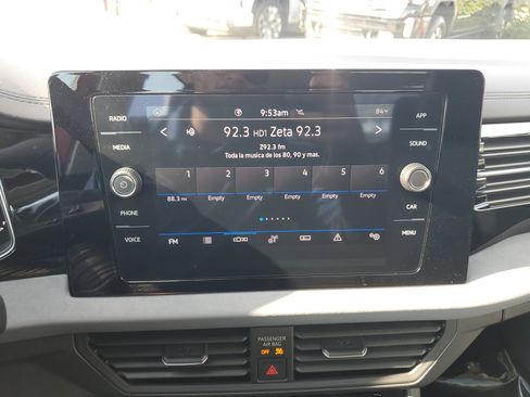 Used 2025 Volkswagen Jetta SE image 19