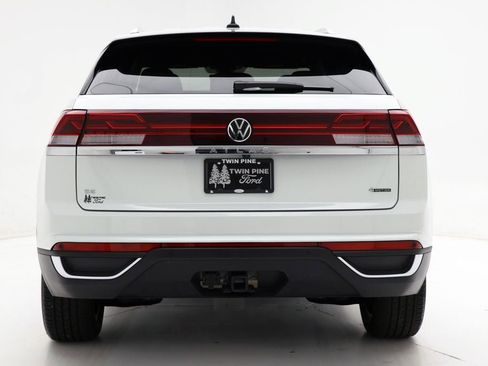 Used 2025 Volkswagen Atlas Cross Sport SE image 8