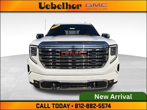 Used 2023 GMC Sierra 1500 Denali w/ Denali Reserve Package AWD/4WD image 11