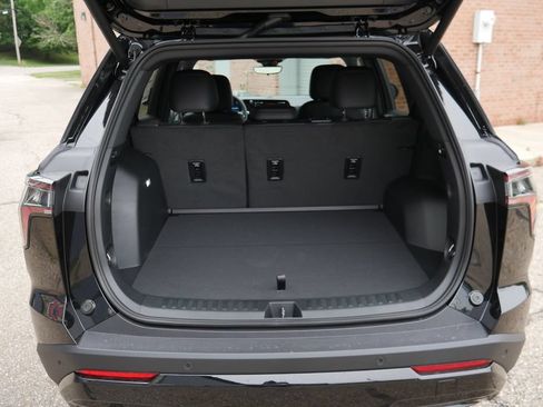 New 2027 Chevrolet Equinox RS w/ Safety and Technology Package AWD/4WD image 8