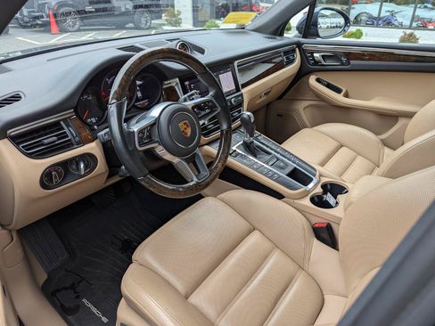 Used 2021 Porsche Macan AWD/4WD image 3