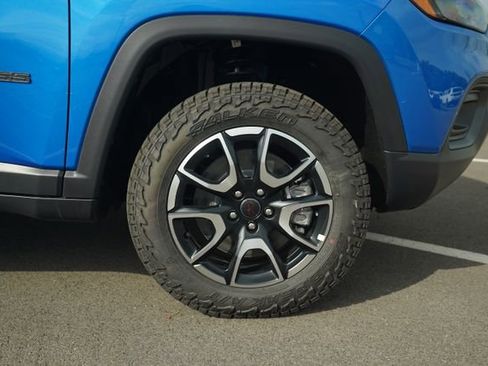 New 2025 Jeep Compass Trailhawk w/ Sun & Sound Group image 45