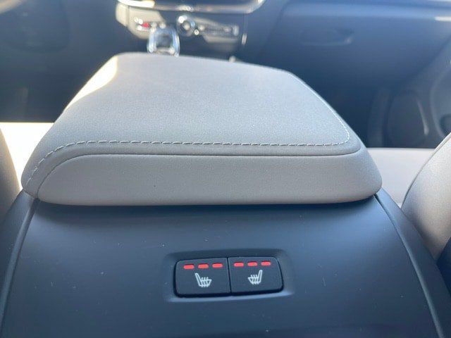 Used 2026 Volvo XC60 B5 Plus AWD/4WD image 13