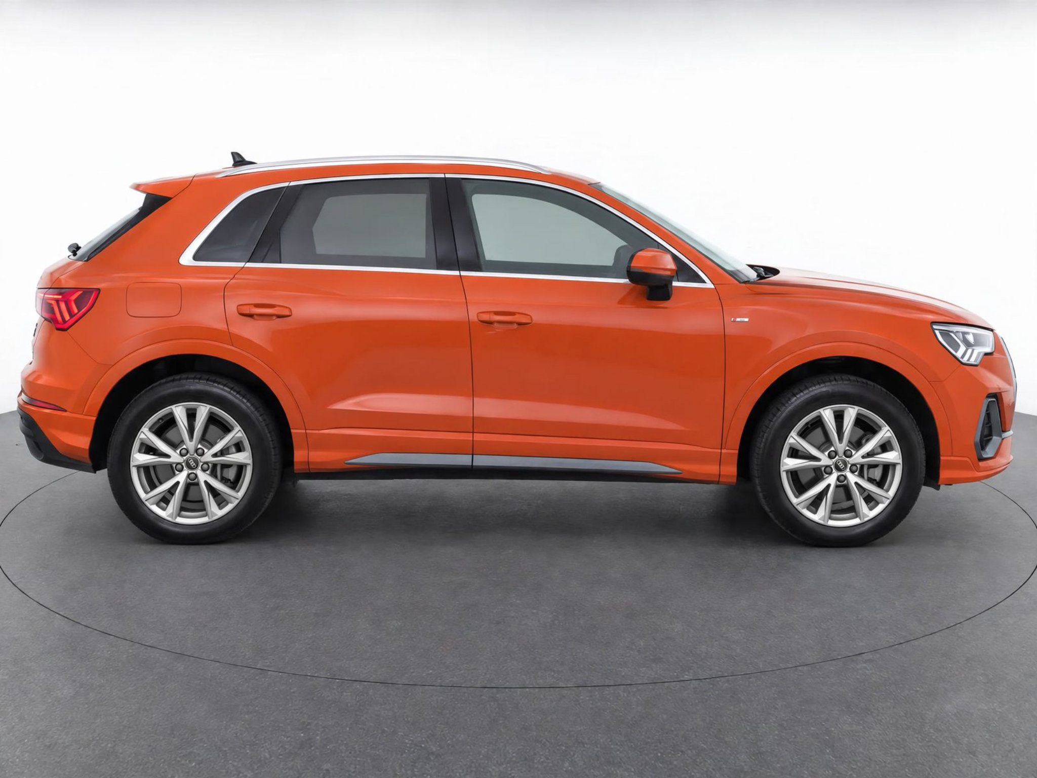 Used 2025 Audi Q3 2.0T Premium AWD/4WD image 8