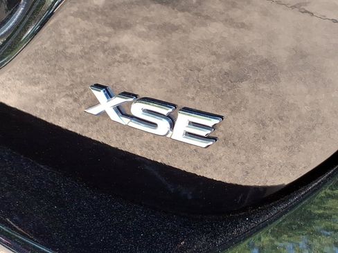 Used 2018 Toyota Camry XSE FWD image 23