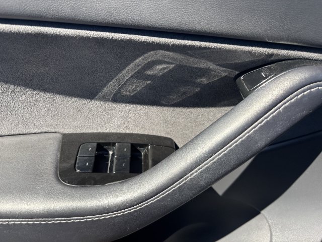 Used 2020 Tesla Model Y Long Range AWD/4WD image 22