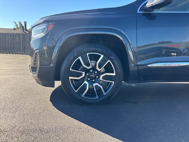 Used 2021 GMC Acadia Denali w/ Denali Technology Package FWD image 32