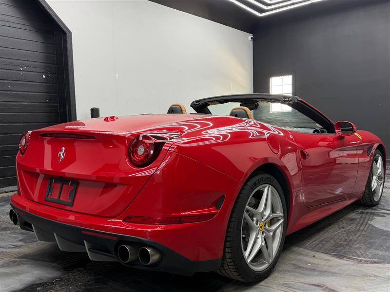 Used 2015 Ferrari California T RWD image 7