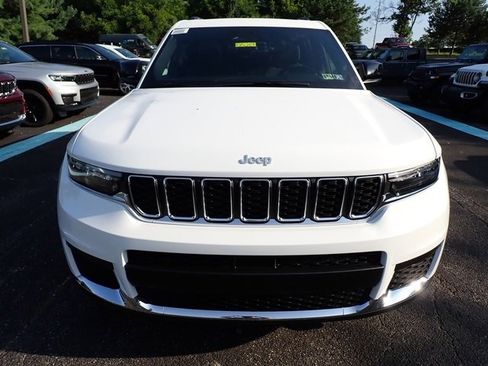 New 2025 Jeep Grand Cherokee L Laredo image 10