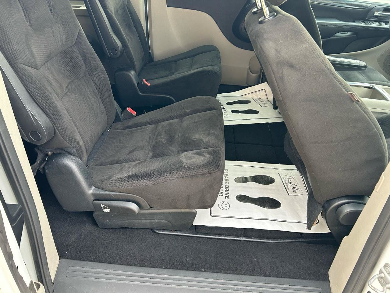 Used 2016 Dodge Grand Caravan SXT FWD image 11