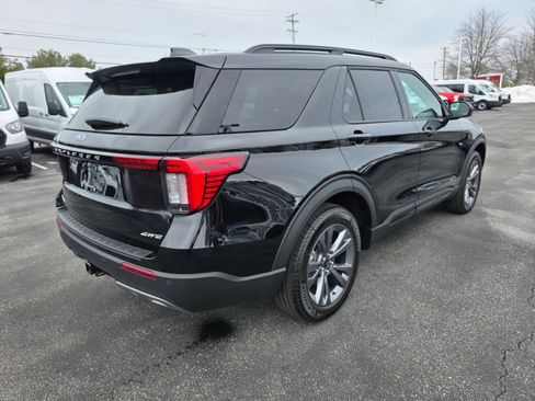 New 2026 Ford Explorer Active w/ Active Comfort Package image 5