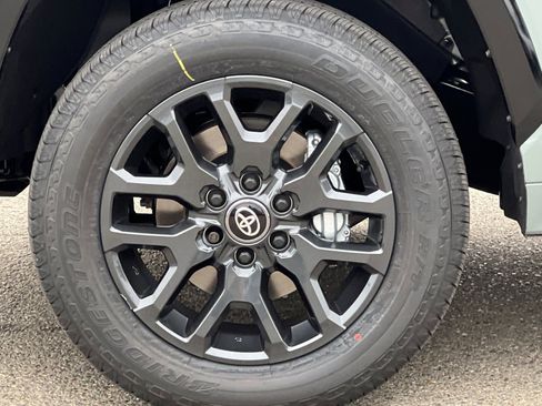New 2026 Toyota Tundra Platinum AWD/4WD image 32