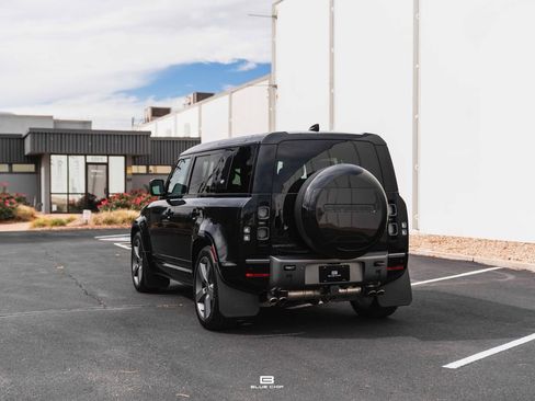 Used 2024 Land Rover Defender 110 V8 image 4