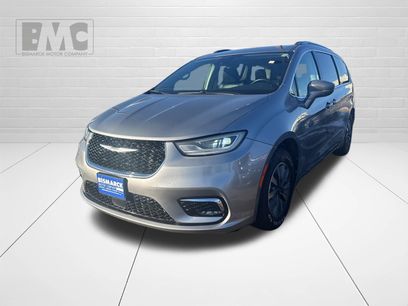 Used 2021 Chrysler Pacifica Touring-L
