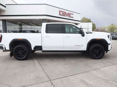 Used 2024 GMC Sierra 3500 AT4 w/ Technology Package AWD/4WD image 7