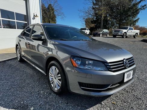 Used 2014 Volkswagen Passat 1.8T S image 3
