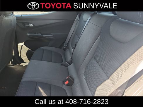 Used 2023 Chevrolet Bolt EUV LT w/ Comfort Package FWD image 6