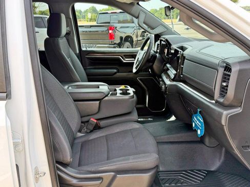 Certified 2022 Chevrolet Silverado 1500 LT AWD/4WD image 23