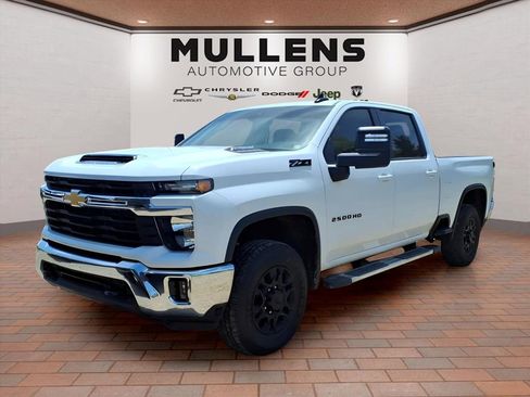 Used 2025 Chevrolet Silverado 2500 LT AWD/4WD image 1