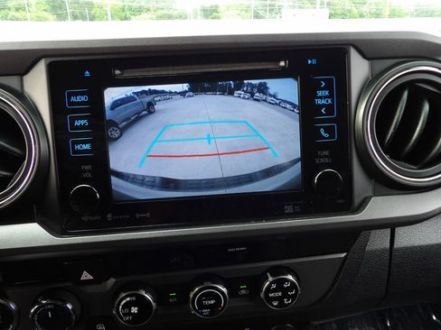 Used 2018 Toyota Tacoma TRD Off-Road image 25