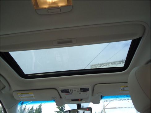 Used 2018 Subaru Outback 2.5i Limited image 19