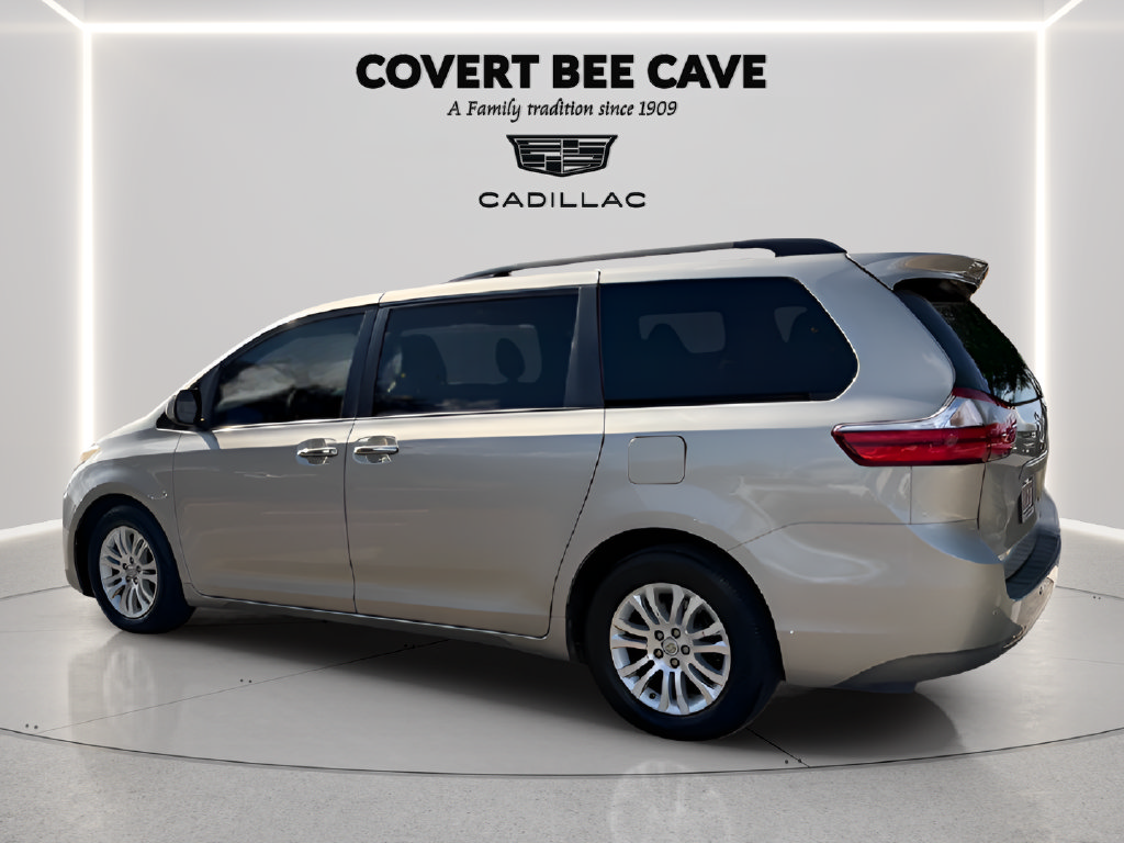 Used 2017 Toyota Sienna XLE w/ XLE Navigation Package FWD image 6