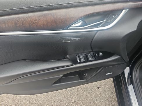 Used 2018 Cadillac XTS Luxury image 10