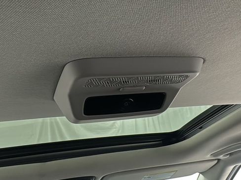 Used 2025 Kia Carnival SX Prestige image 42