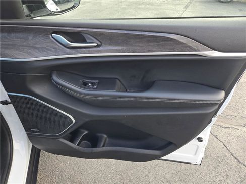 Certified 2022 Jeep Grand Cherokee Limited image 6