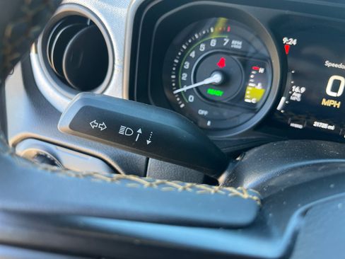 Certified 2024 Jeep Wrangler Unlimited AWD/4WD image 12