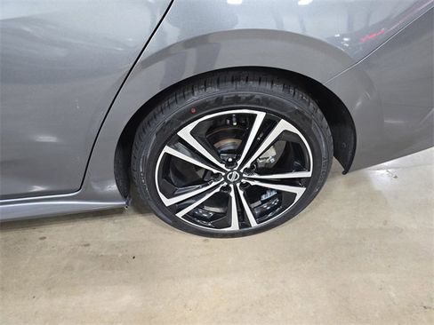 Used 2021 Nissan Sentra SR image 24