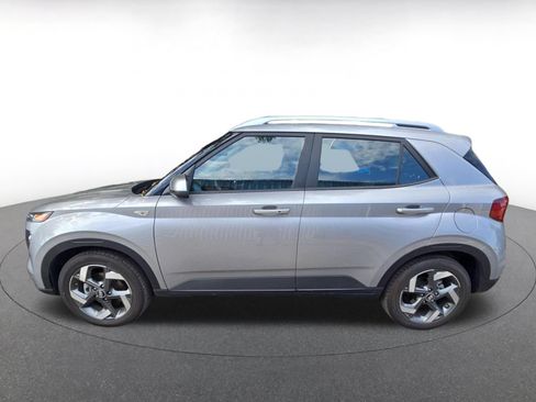 Used 2026 Hyundai Venue SEL FWD image 3