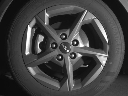 Used 2025 Kia K4 LXS image 12